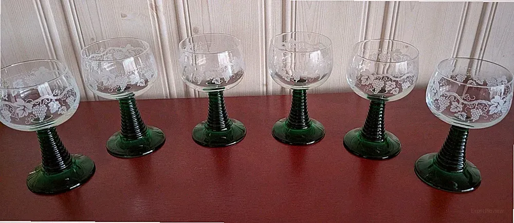 6 Luminarc Wein Glas Römer Weinlaub 0,1 l geeicht grün 70er Jahre Vitrinen Ware