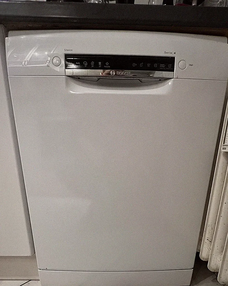 Bosch Serie 4 SMU4HAS48E 60 cm Unterbau Geschirrspüler - Edelstahl. 4 Monate Alt