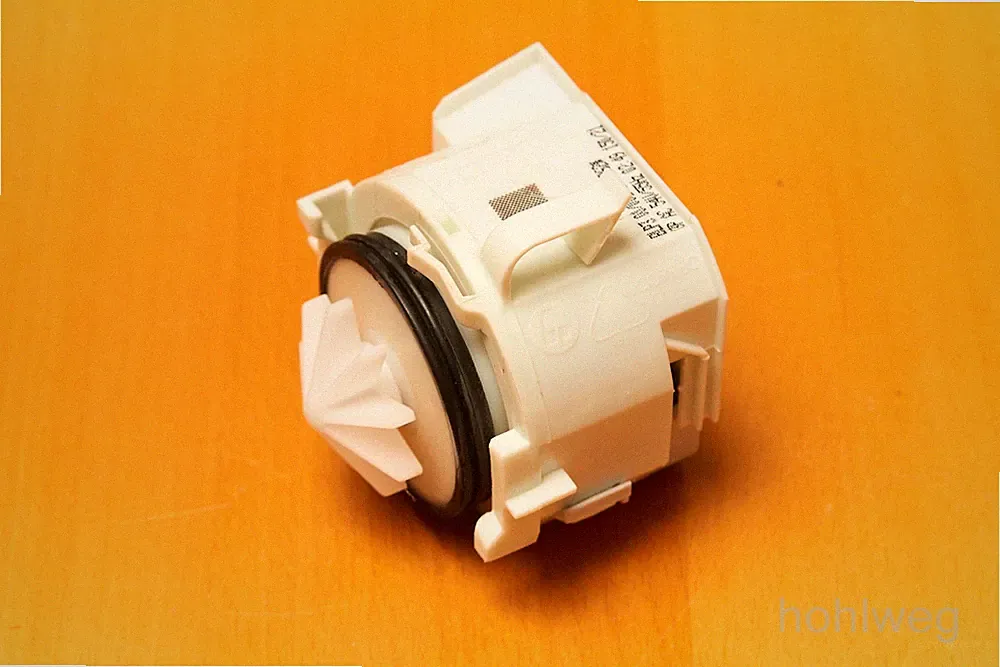 Bosch Siemens Neff Constructa Ablaufpumpe 00611332 – ca. 2 Jahre genutzt