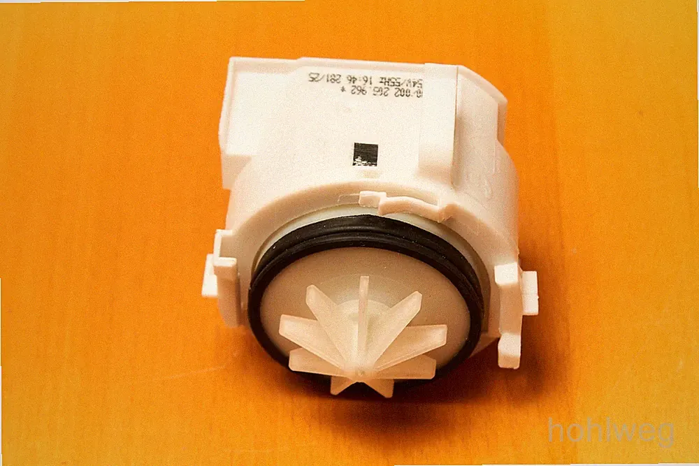 Bosch Siemens Neff Constructa Ablaufpumpe 00611332 – nur 8 Wochen genutzt