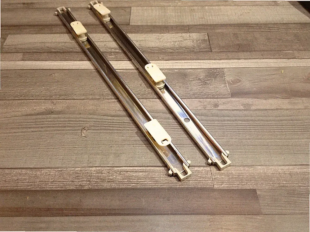 Miele Spülmaschine 2 Laufschienen für Besteckschublade mit Rollen