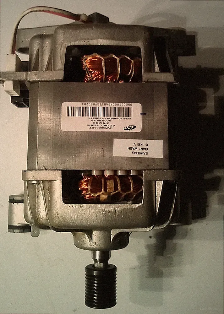 Motor SAMSUNG GIANT WASH Q 1435 V S/N: 1089MWAY500294 DWS6003ST