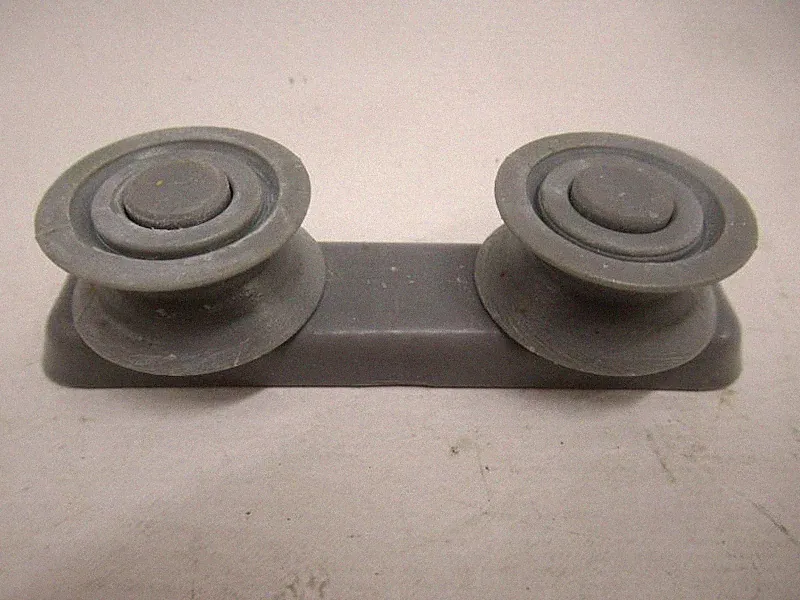 Zweifach Korbrollenhalter Schiene Korbrolle Rolle Rad Gorenje 244489 POM